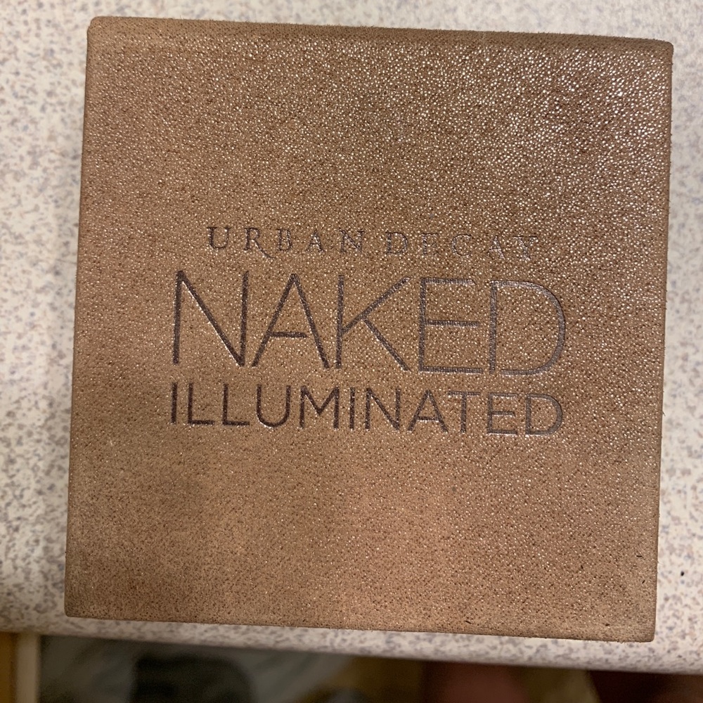 Urban decay naked illuminate shimmering powder